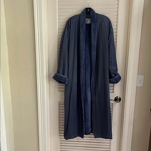 Giraffe at Home super cozy Blue Plush Robe